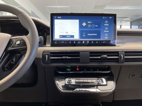 Used 2023 Lincoln Corsair AWD image 18
