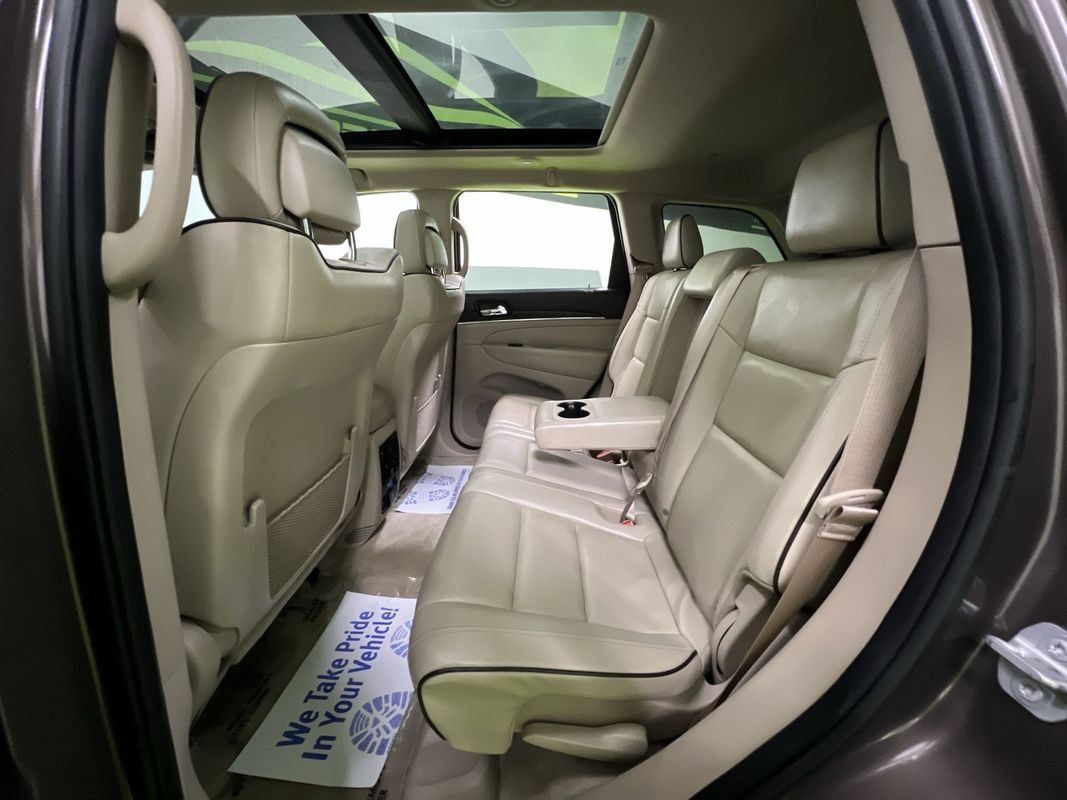 Used 2019 Jeep Grand Cherokee Overland AWD/4WD image 29