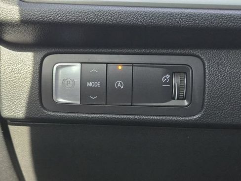 Used 2025 Chevrolet Traverse LT w/ Sun and Wheel Package FWD image 22