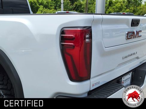 Used 2025 GMC Sierra 2500 Denali w/ Denali Reserve Package AWD/4WD image 13