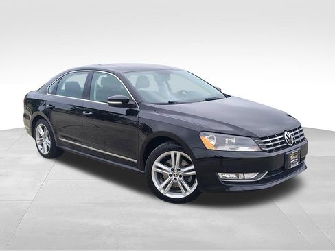 Used 2015 Volkswagen Passat TDI SEL Premium FWD image 3
