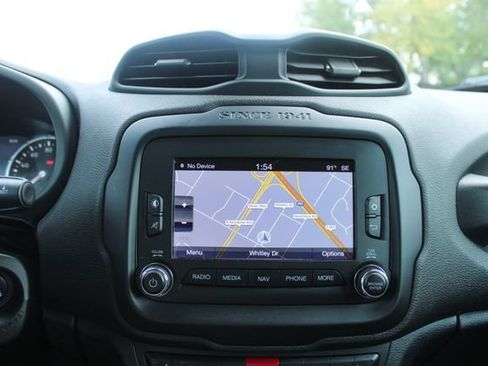 Used 2015 Jeep Renegade Trailhawk w/ Premium Leather Group AWD/4WD image 20