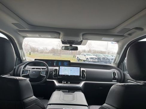 Used 2025 Ford Expedition Max Platinum w/ Driver's Package image 27