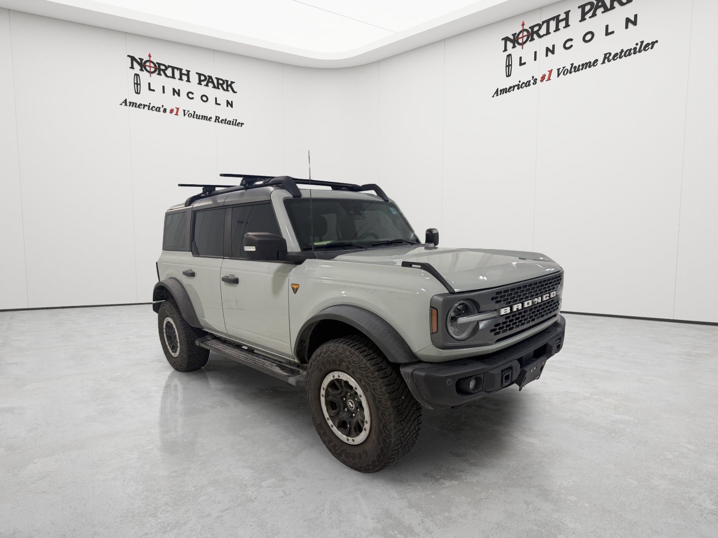 Used 2023 Ford Bronco Badlands AWD/4WD image 7