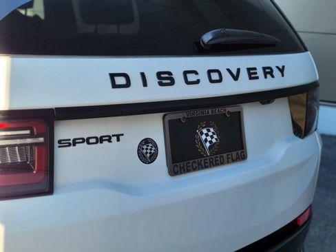 Used 2025 Land Rover Discovery Sport Dynamic SE image 40