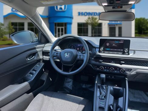 Used 2023 Honda Accord EX image 37