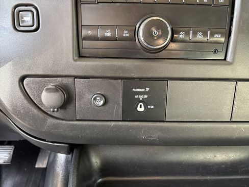 Used 2015 GMC Savana 3500 Extended image 16