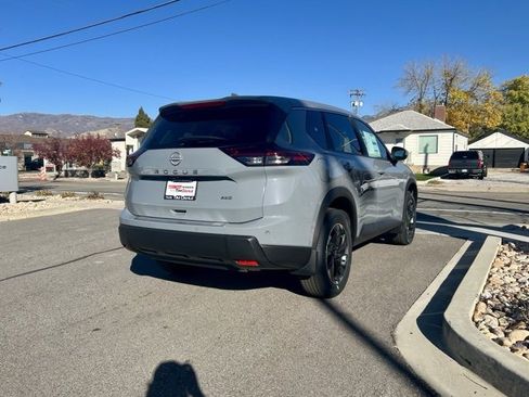 New 2026 Nissan Rogue SV image 4