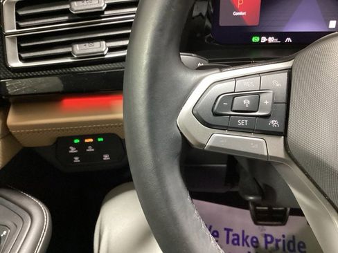 Used 2024 Volkswagen Atlas Cross Sport SEL R-Line image 24