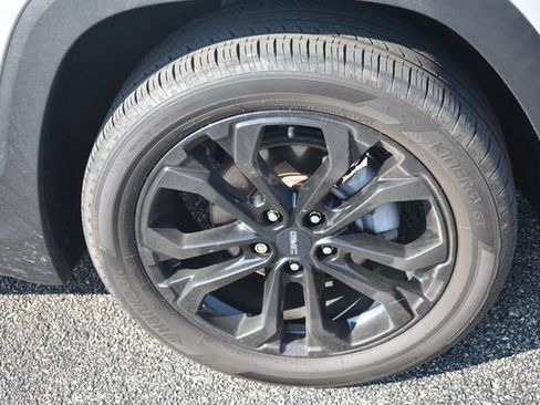 Used 2021 GMC Terrain SLE w/ Driver Convenience Package AWD/4WD image 11