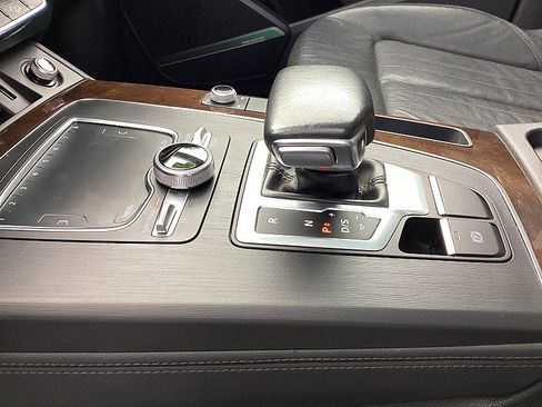 Used 2019 Audi Q5 2.0T Premium Plus w/ Premium Plus Package image 14