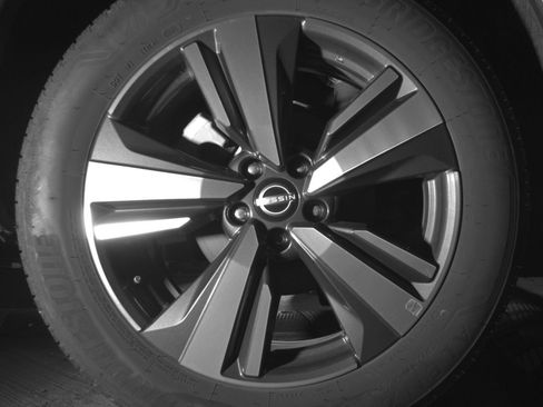 Used 2026 Nissan Rogue SL FWD image 13