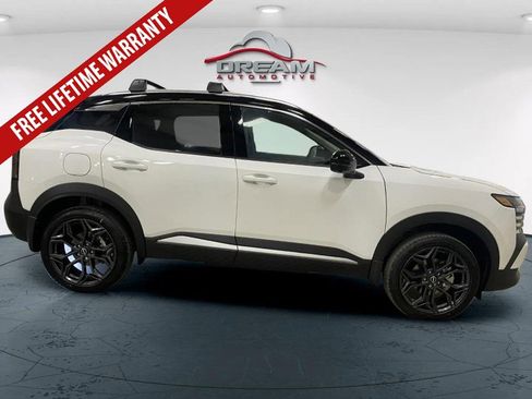 New 2026 Nissan Kicks SR AWD/4WD image 15
