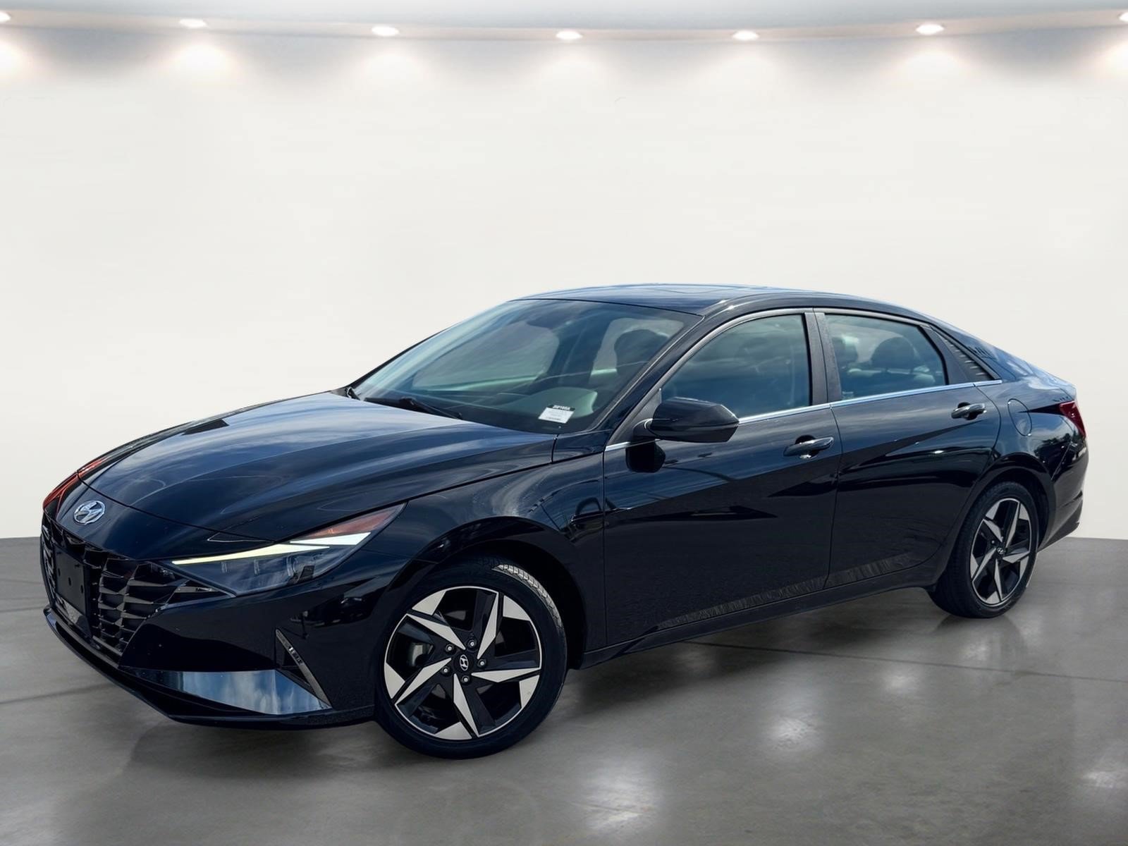 Used 2023 Hyundai Elantra Limited FWD image 1