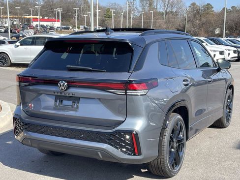 New 2026 Volkswagen Tiguan SE R-Line FWD image 7