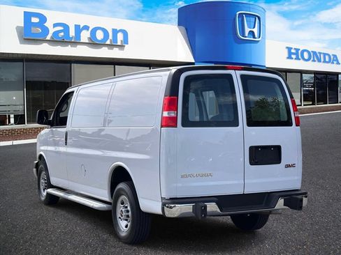 Used 2024 GMC Savana 2500 w/ Driver Convenience Package RWD image 4