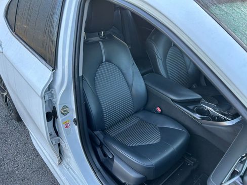 Used 2019 Toyota Camry SE image 15