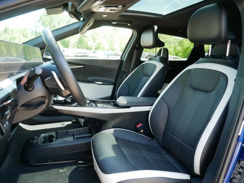 Certified 2024 Kia EV6 GT-Line AWD/4WD image 33