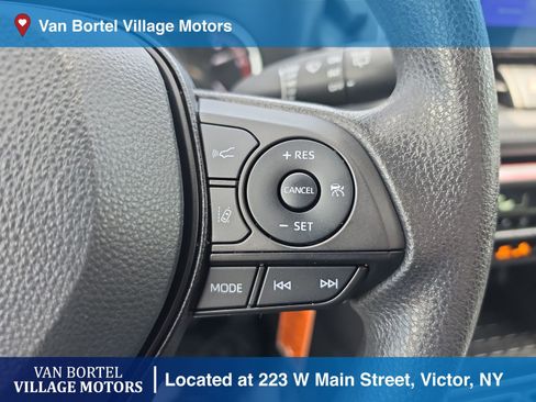 Used 2024 Toyota RAV4 LE AWD/4WD image 15