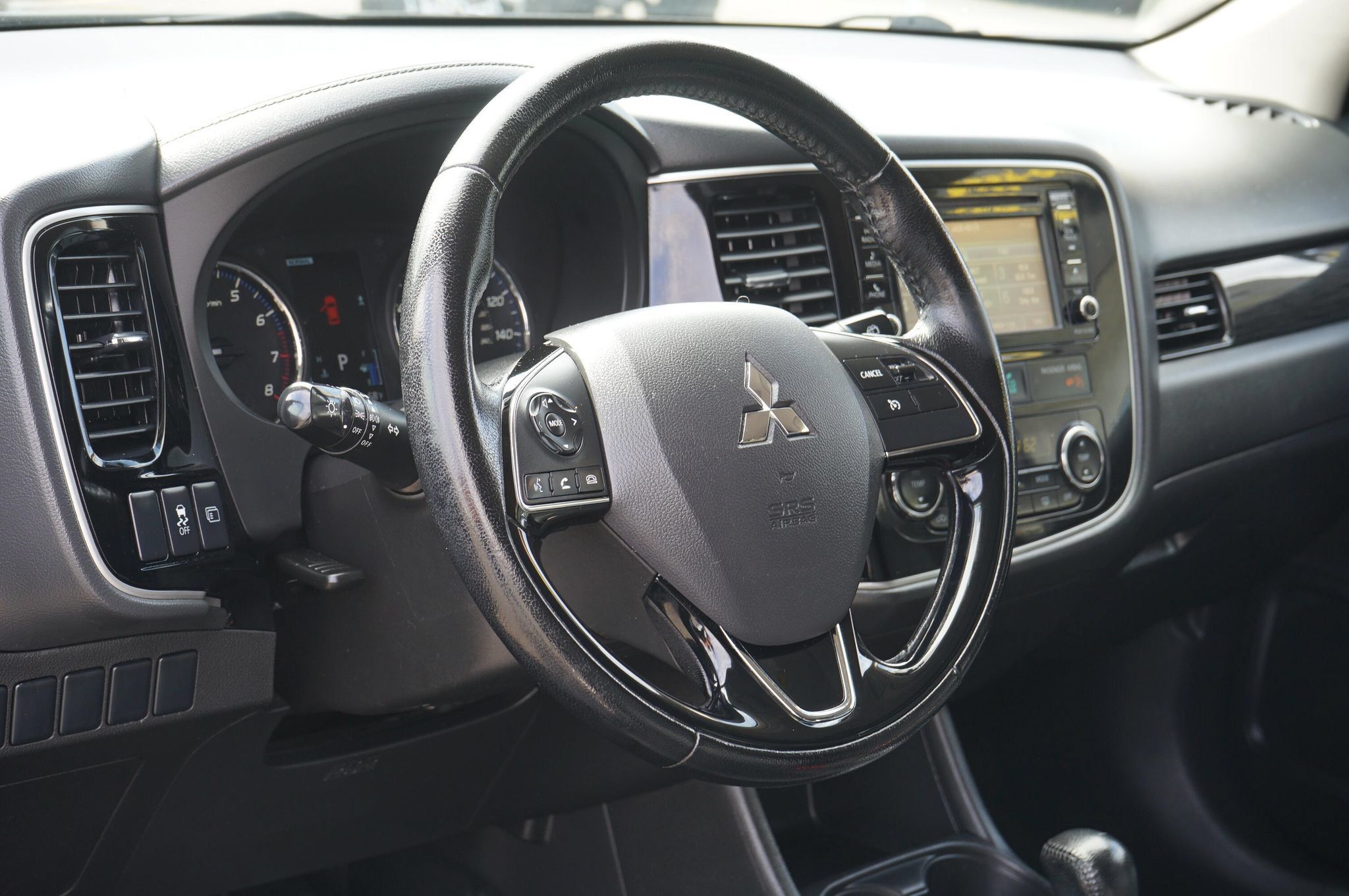 Used 2016 Mitsubishi Outlander SEL AWD/4WD image 11