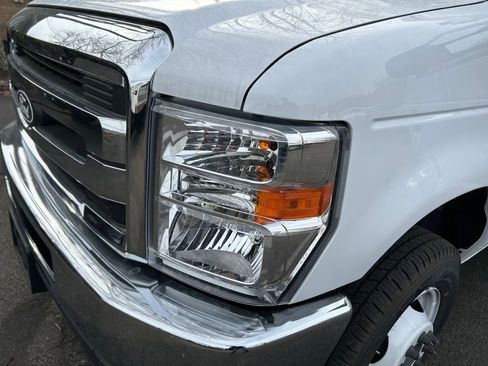 New 2026 Ford E-450 and Econoline 450 Super Duty w/ Power Equipment Group image 20