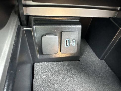 Used 2023 Ford Explorer ST-Line w/ Class IV Trailer Tow Package image 39