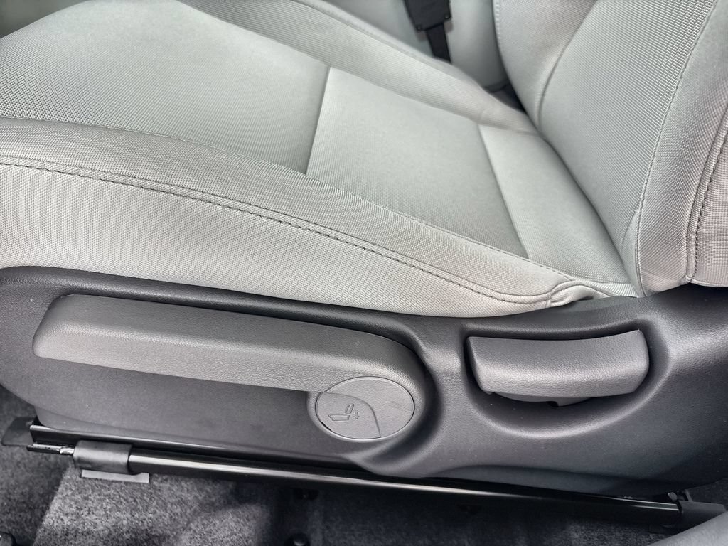 Used 2026 Hyundai Kona SE FWD image 14