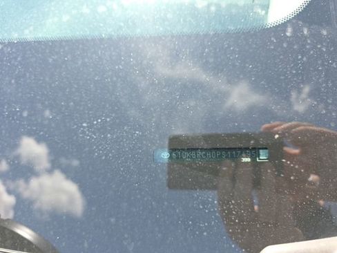 Used 2023 Toyota Highlander XLE AWD/4WD image 11
