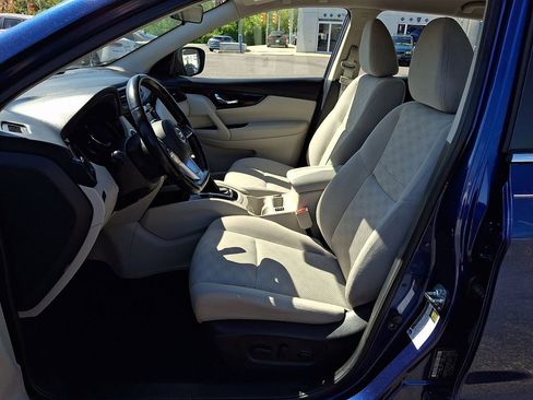 Used 2020 Nissan Rogue Sport SV w/ All-Weather Package AWD/4WD image 14