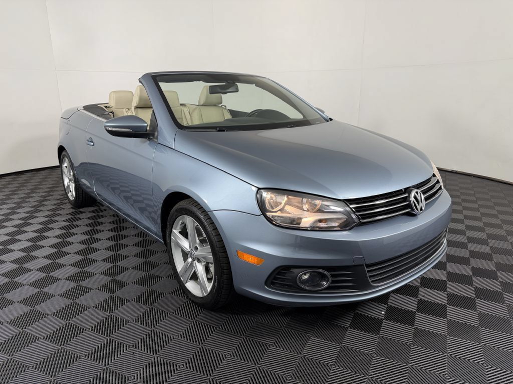 Used 2012 Volkswagen Eos Lux FWD image 3
