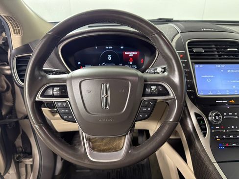 Used 2020 Lincoln Nautilus Reserve image 16