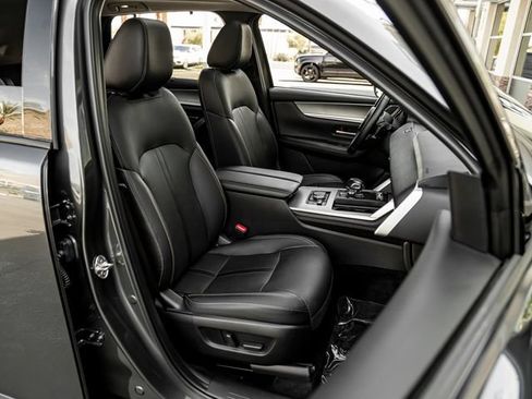 Used 2024 MAZDA CX-90 Plug-In Hybrid w/ Premium Pkg AWD/4WD image 38