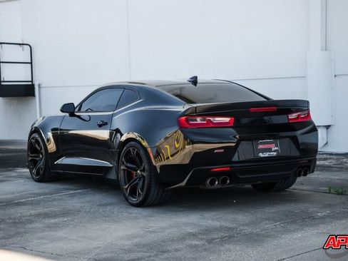 Used 2018 Chevrolet Camaro SS image 39