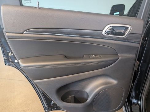 Used 2020 Jeep Grand Cherokee Limited w/ Premium Lighting Group image 24