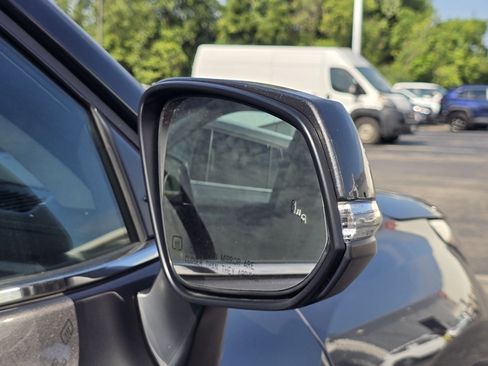 Used 2024 Toyota Highlander Limited AWD/4WD image 18