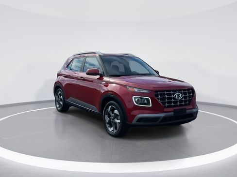 Used 2022 Hyundai Venue Limited image 9