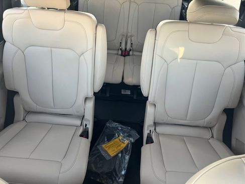 New 2025 Jeep Grand Cherokee L Limited image 5