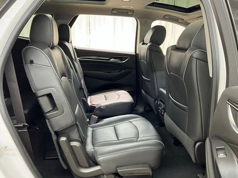 Used 2021 Buick Enclave Avenir w/ Avenir Technology Package image 27