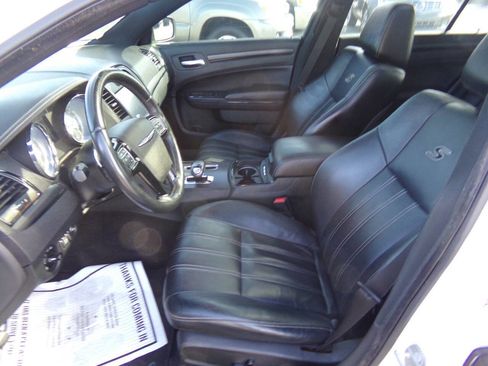 Used 2014 Chrysler 300 S image 10
