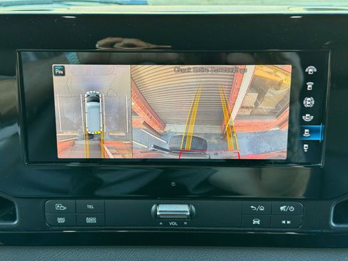 Used 2021 Mercedes-Benz Sprinter 2500 w/ Comfort Plus Package image 29