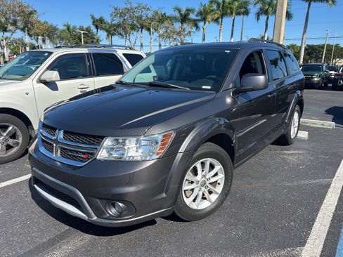 Used 2015 Dodge Journey SXT w/ Flexible Seating Group image 1