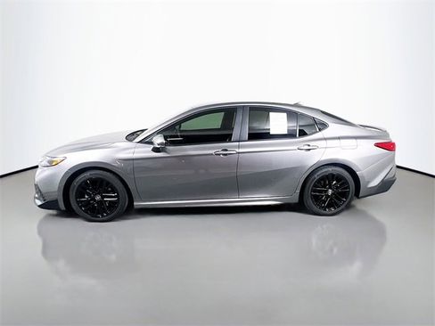 Used 2025 Toyota Camry LE image 4