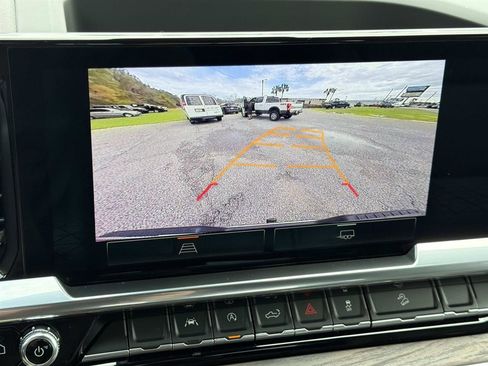 Used 2023 GMC Sierra 1500 SLT w/ SLT Premium Package image 24