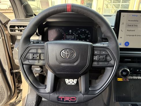 Used 2025 Toyota Tacoma TRD Pro image 16