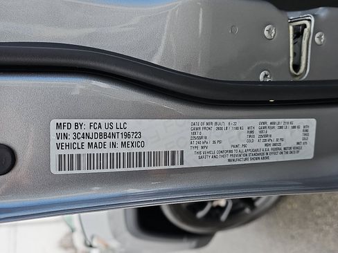 Used 2022 Jeep Compass Latitude image 25