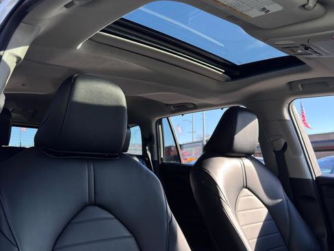 Used 2023 Toyota Highlander XLE image 30