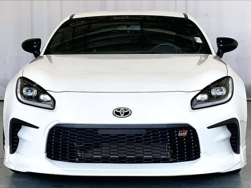 Used 2025 Toyota GR86 Premium RWD image 2