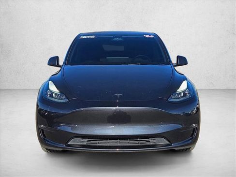 Used 2024 Tesla Model Y Long Range image 2