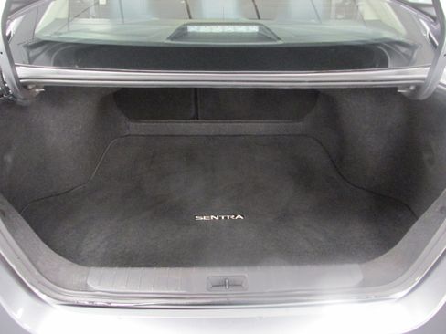 Used 2024 Nissan Sentra SV FWD image 22