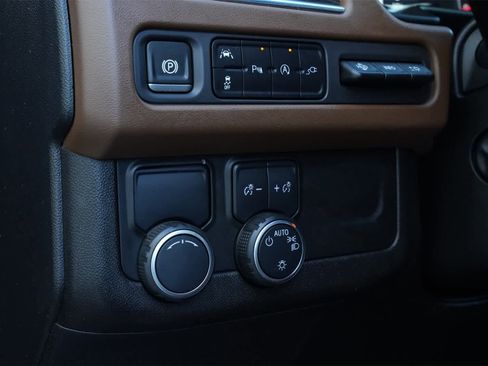 Used 2021 Chevrolet Tahoe High Country image 16